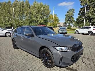 Voiture accidenté BMW 3-serie 330e TOURING / M-SPORT / PANO / HEAD UPP / DRAVITGRAU 2023/9