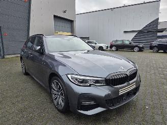 Schadeauto BMW 2500...3.3 330e HYBR /M-SPORT / HARM KARDON / HEAD UPP 2021/12