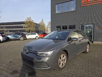 krockskadad bil auto Volkswagen Golf Apple carplay / Stuur&stoelverw / Adaptive cr contr /Dig Cockpit 2023/12