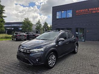 Auto incidentate Dacia Sandero 0.9  STEPWAY  BENZINE- GNC / NAVI / CAMERA 2023/4