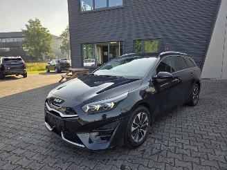 škoda osobní automobily Kia Ceed PLUG-IN  HYBRIDE / AUTOMAAT / 34 DKM 2023/7