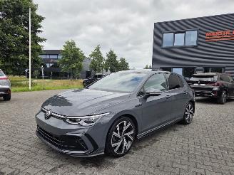 Voiture accidenté Volkswagen Golf eTSI 110KW / R-LINE- AUTOM / PANO 2022/6
