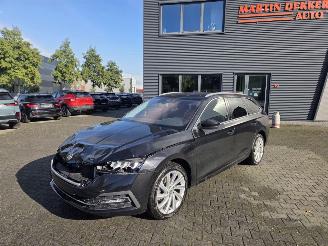 Vaurioauto  passenger cars Skoda Octavia 1.5TSi P-HEV 110kw /  60 DKM 2021/5
