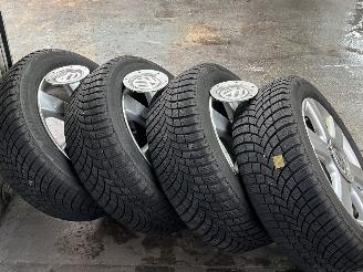 Volkswagen Passat VARIANT 2.0TDi - 125kW Highline - perfect rijdende auto - ingeruild - trekhaak - winterset picture 36