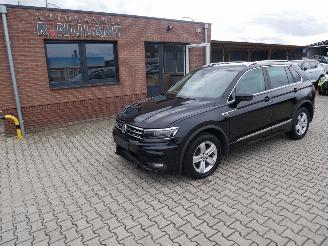 Schadeauto Volkswagen Tiguan 4-MOTION HIGHLINE R-LINE PANO LEER LED ACC VIRTUAL COCKPIT 2019/4