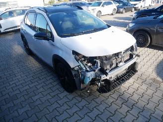 Auto incidentate Peugeot 2008 GT-LINE LEER LED PANORAMADAK 2017/9