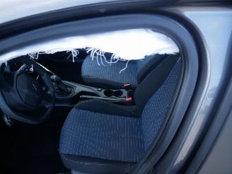 Peugeot 208 LIKE picture 8