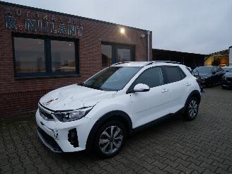 krockskadad bil auto Kia Stonic  2024/12