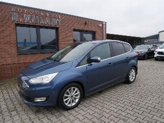 Vaurioauto  passenger cars Ford Focus C-Max TITANIUM 2019/2