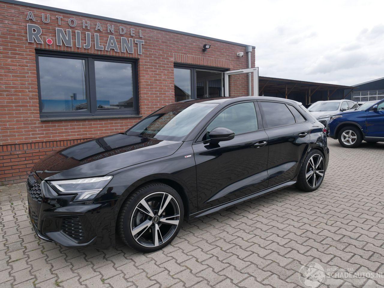 Audi A3 S-LINE ACC HALF LEER LED