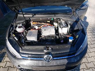 Volkswagen Golf e picture 8