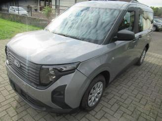 skadebil auto Ford Tourneo Courier 1.0Ecoboost 125pk Start&Stop Airco Camera StoelVerwarming........ 2024/9