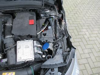 Mercedes B-klasse 180D Aut. AMG-LINE NightPack HalfLeer Navi Camera....... picture 10