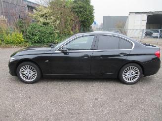 BMW 3-serie 318i Luxury picture 4