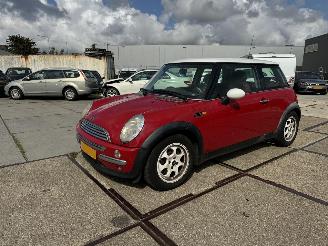 Vaurioauto  passenger cars Mini Cooper 1.6 PEPPER 2001/8