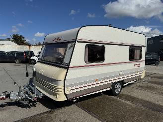 damaged caravans LMC  Munsterland 430K 1988/6