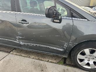 Peugeot 5008 1.6 THP Family 7p picture 23