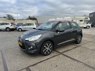 uszkodzony samochody osobowe DS Automobiles DS 3 1.2 VTi Chic 2013/2