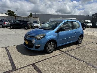 skadebil auto Renault Twingo 1.2 16v Dynamique 2012/11