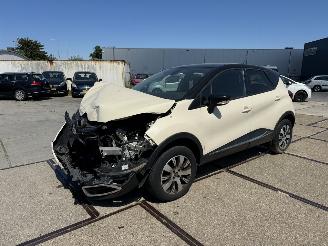 uszkodzony samochody osobowe Renault Captur 1.5 DCI  Xmod 2016/6