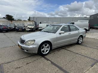 damaged passenger cars Mercedes S-klasse 320 2001/6