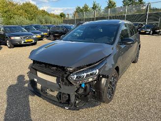 Unfallwagen Kia Ceed GT Line Business DIESEL HYBRIDE PANO LEDER LED 2024/4