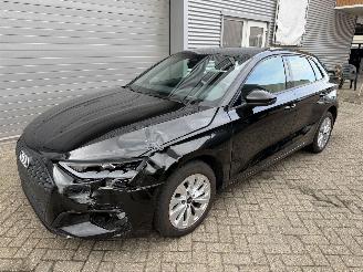 Unfallwagen Audi A3 A3 40 TFSI e S tronic Sportback plugin rijdbaar 2023/8