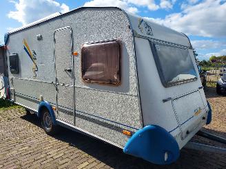 krockskadad bil caravan Knaus  450 TF Bleu line 2000/6