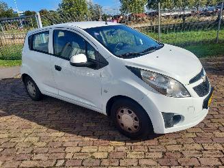 damaged passenger cars Chevrolet Spark LPG 5 deurs 2012/6