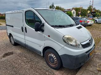 skadebil bedrijf Opel Vivaro L1 H1 2.0 CDTI + Apk 2008/2