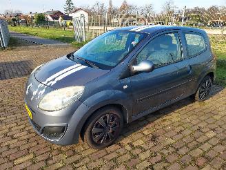 Renault Twingo 1.2 benzine + Apk picture 2