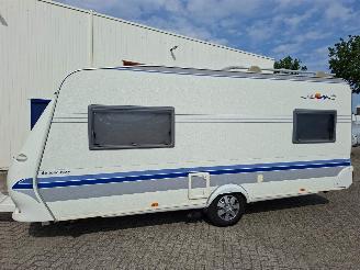 Vaurioauto  caravans Hobby  540 Enkele bedden + Mover 2003/5