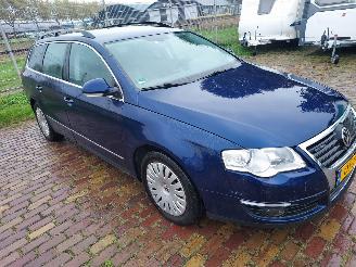 Damaged car Volkswagen Passat 2.0 TDI 2009/8