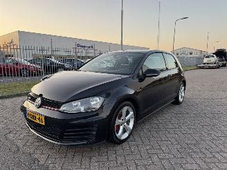 uszkodzony samochody osobowe Volkswagen Golf 2.0 GTI 2013/6