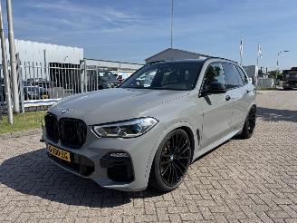 Voiture accidenté BMW X5 xDrive 30d High Executive 2020/1