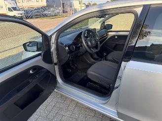 Volkswagen Up! 1.0 44Kw Airco Navi picture 8