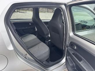 Volkswagen Up! 1.0 44Kw AIRCO picture 17