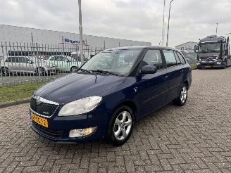 krockskadad bil auto Skoda Fabia 1.2 TDI 55Kw Airco - Navi 2011/9