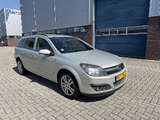 Voiture accidenté Opel Astra 1.6 77Kw AIRCO 2006/1
