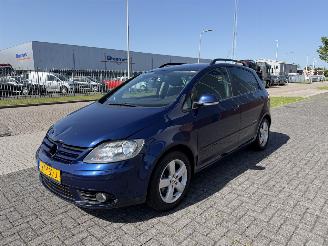 Vaurioauto  passenger cars Volkswagen Golf plus 1.4 TSI 90Kw AUTOMAAT Clima 2008/9