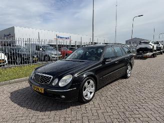 Schadeauto Mercedes E-klasse E350 Avantgarde 2005/12