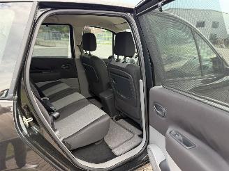 Renault Scenic 1.6 16V 82Kw Clima picture 17