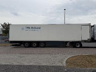 krockskadad bil oplegger Schmitz Cargobull  SKO 24 3-Asser Koeler 2013/6