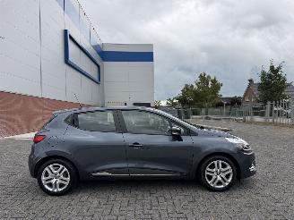 Voiture accidenté Renault Clio 0.9 TCe 66kw AIRCO 2018/4