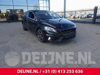 Coche siniestrado Volvo V-40 V40 (MV), Hatchback 5-drs, 2012 / 2019 2.0 D2 16V 2015/11