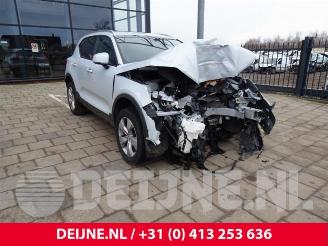 Coche siniestrado Volvo XC40 XC40 (XZ), SUV, 2017 1.5 T2 12V 2021/1