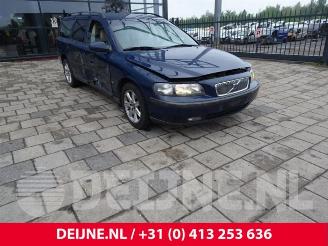 Coche siniestrado Volvo V-70 V70 (SW), Combi, 1999 / 2008 2.4 20V 140 Bifuel 2002/10