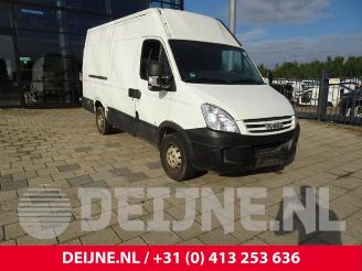 Uttjänta bilar auto Iveco Daily New Daily IV, Van, 2006 / 2011 40C12V, 40C12V/P 2008/4