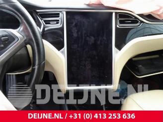 Uttjänta bilar auto Tesla Model S Model S, Liftback, 2012 85 2014/9