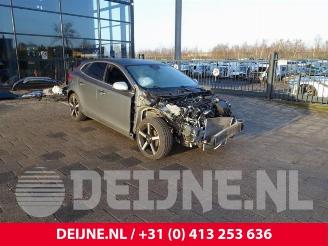 Auto da rottamare Volvo V-40 V40 (MV), Hatchback 5-drs, 2012 / 2019 2.0 D2 16V 2015/10
